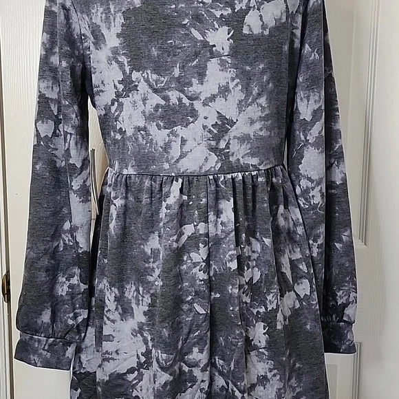 CITY VIBE WOMAN'S HOODED DRESS. - Picture 8 of 11